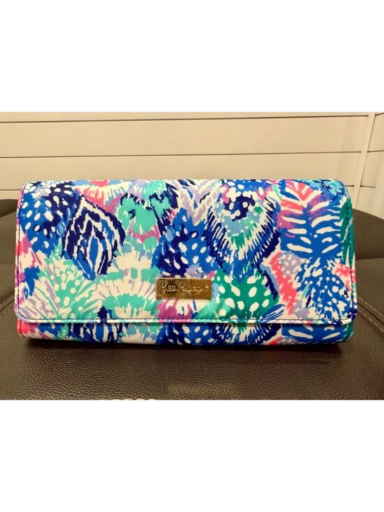 Lilly Pulitzer Handbags - Lilly Pulitzer Multi Quill Out Travel Wallet Passport Organizer
